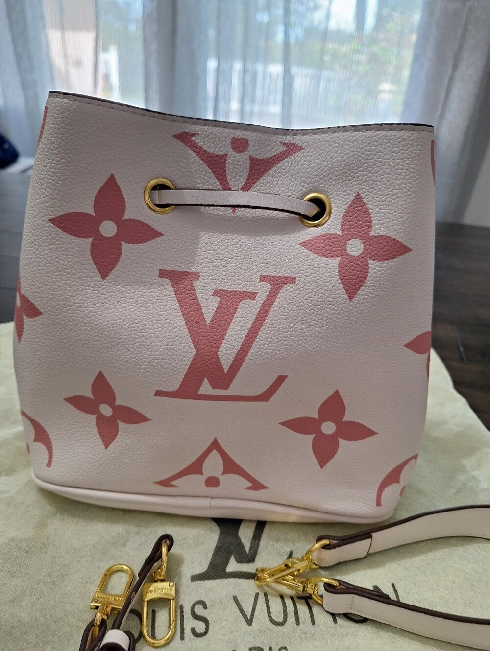 Pink & White Drawstring Crossbody - Picture 3 of 6